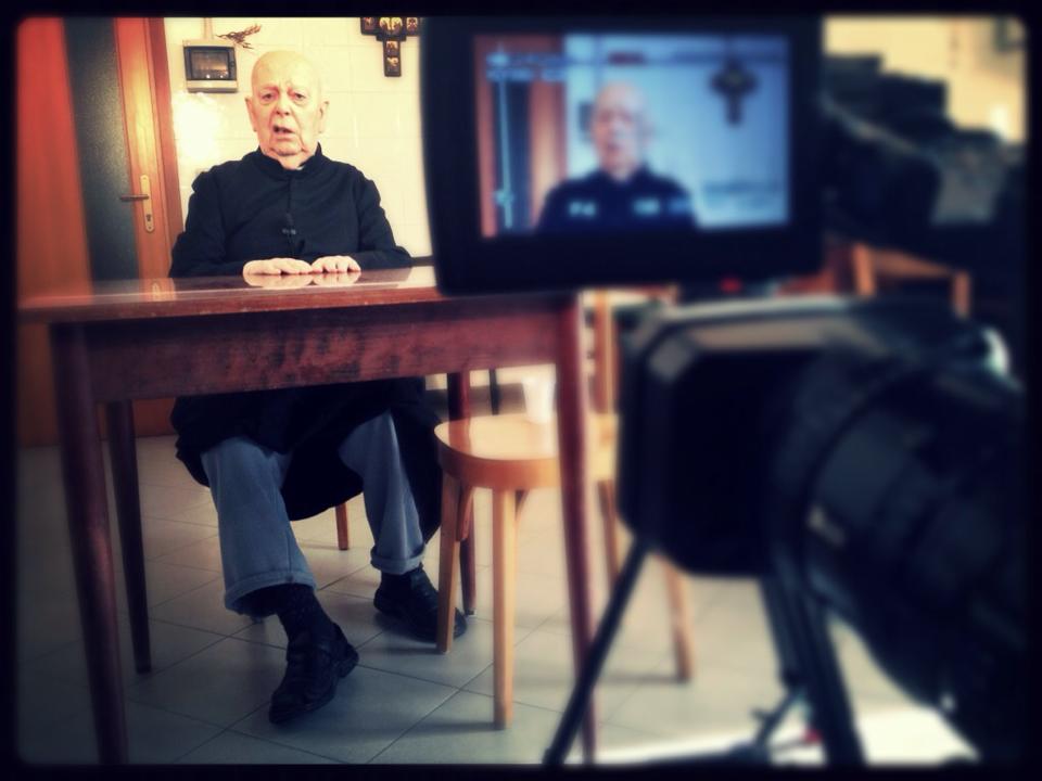 QUANTI AMICI AVEVA PADRE AMORTH? POCHI. E I SUOI COLLABORATORI? POCHISSIMI. L’ULTIMO AMARO SFOGO DELL’ESORCISTA PIÙ FAMOSO DEL MONDO A POCHI MESI DALLA&nbsp;MORTE