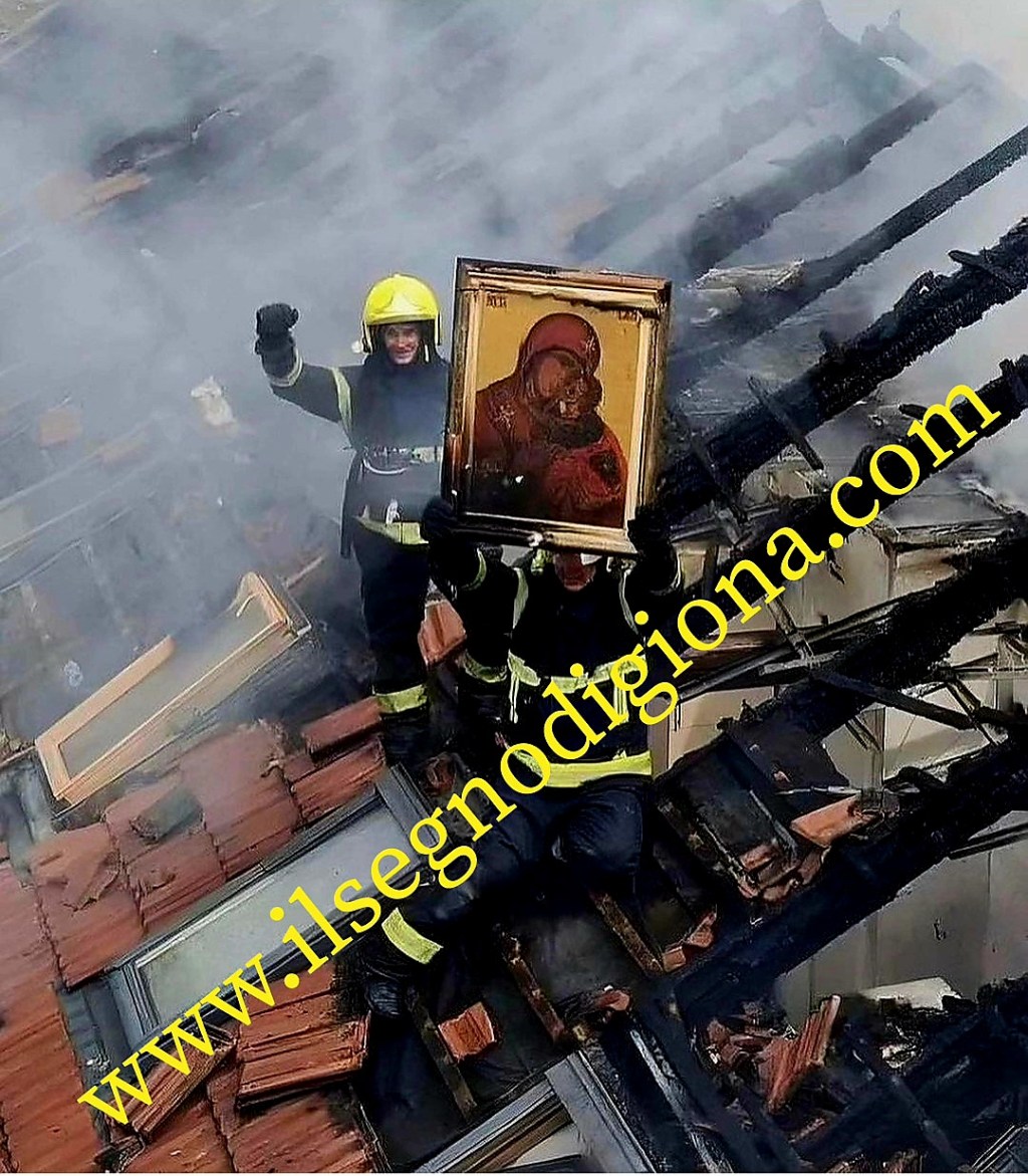 MIRACOLO IN SERBIA, TUTTO BRUCIA SOLO LA MADONNA SI SALVA. L’EMOZIONE DEI VIGILI DEL&nbsp;FUOCO