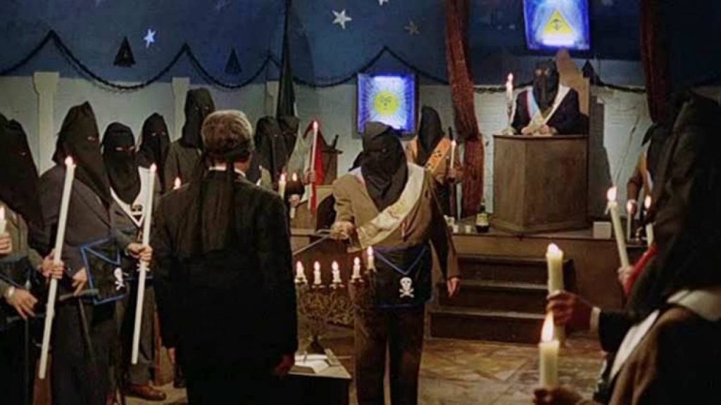 MASSONI, ECCO QUANTI SONO IN ITALIA: 23MILA FRATELLI DIVISI IN 870 LOGGE. NEL LAZIO CI SONO 2000 GREMBIULINI, A ROMA E PROVINCIA 1600 ISCRITTI. I NUOVI ISCRITTI HANNO 30 ANNI E I PIÙ NUMEROSI SONO MEDICI. LE DONNE NON SONO&nbsp;AMMESSE