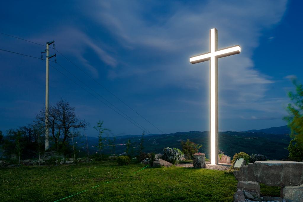 IL MISTERO DELLE CROCI BIANCHE, IL VATICANO: “LE CROCI DI DOZULè SONO UN EVENTO NON SOPRANNATURALE”